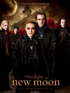Twilight_new_moon_movie_posters_dakota_fanning_and_other_guy_342x456_300909